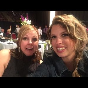 Meet your Posher, Dee